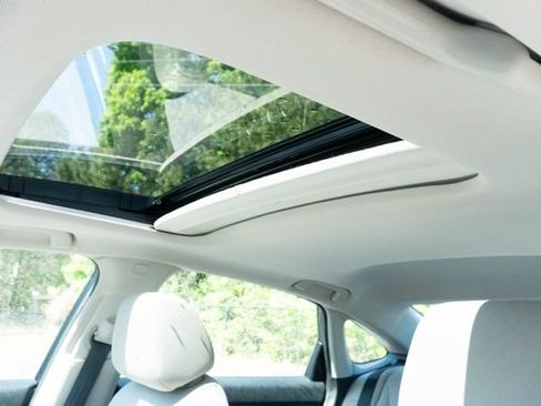 Used 2023 Honda Civic EX image 4