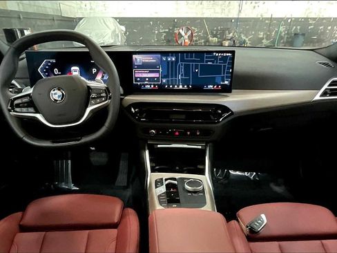 Used 2025 BMW 330i Sedan w/ Premium Package image 18