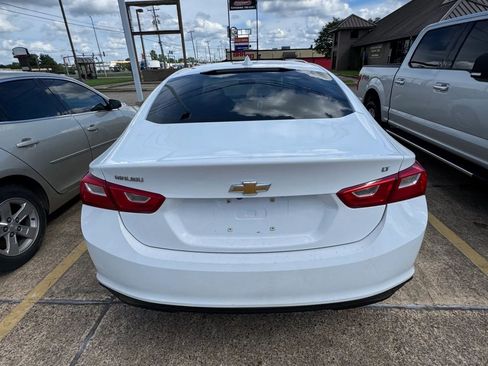 Used 2016 Chevrolet Malibu LT FWD image 2