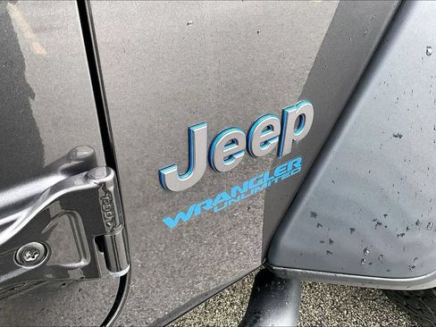 Used 2022 Jeep Wrangler Unlimited Rubicon 4xe w/ Cold Weather Group AWD/4WD image 8