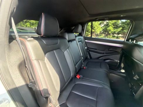 Used 2024 Jeep Wagoneer Launch Edition AWD/4WD image 40