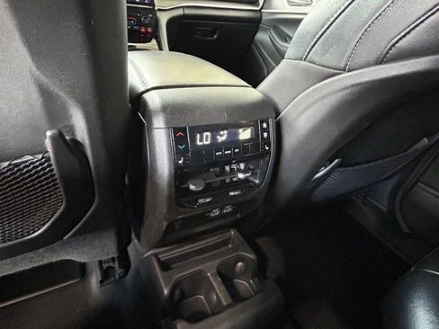 Used 2023 Jeep Grand Cherokee L Limited image 37