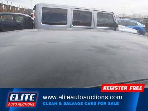 Used 2015 Nissan Versa SV image 25