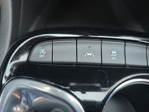 Used 2023 Buick Encore GX Essence w/ Experience Buick Package FWD image 30