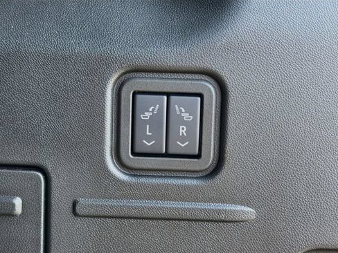 Used 2026 GMC Hummer EV SUV AWD/4WD image 13