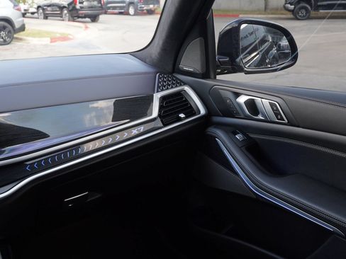 Used 2024 BMW X7 xDrive40i w/ M Sport Package AWD/4WD image 8