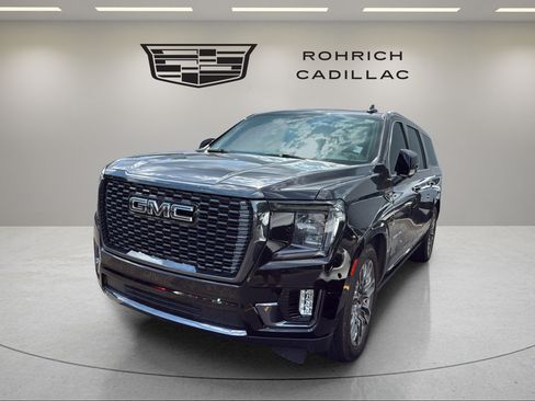 Used 2024 GMC Yukon XL Denali Ultimate AWD/4WD image 1