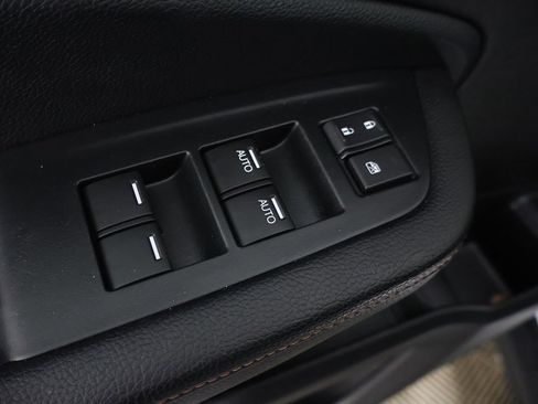 Used 2022 Honda Pilot TrailSport image 39