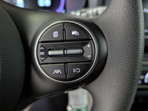 Used 2025 Kia Soul LX w/ LX Technology Package image 16