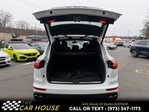 Used 2018 Porsche Cayenne S Platinum image 16