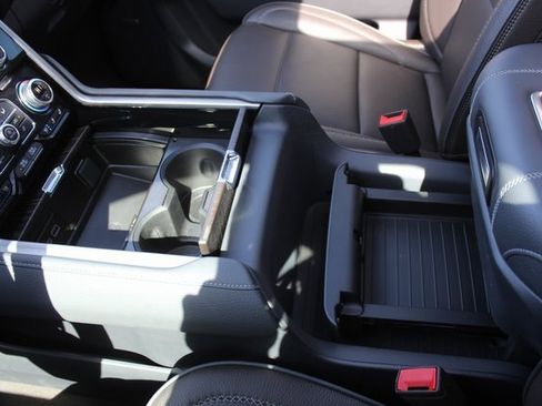 Used 2024 GMC Yukon Denali w/ Advanced Technology Package image 35