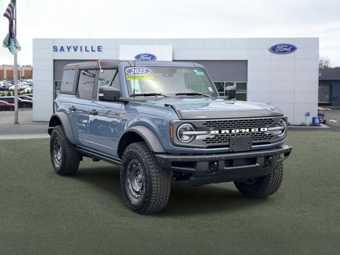 Used 2025 Ford Bronco Badlands AWD/4WD image 6