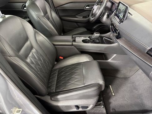 Used 2021 Nissan Rogue Platinum FWD image 11