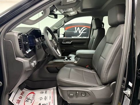 New 2025 GMC Sierra 2500 SLT image 9