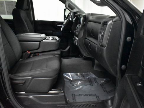 Used 2024 Chevrolet Silverado 2500 Custom w/ Custom Value Package image 13