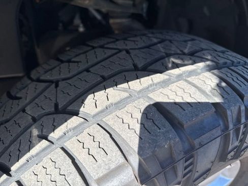 Used 2013 Nissan Xterra S image 25