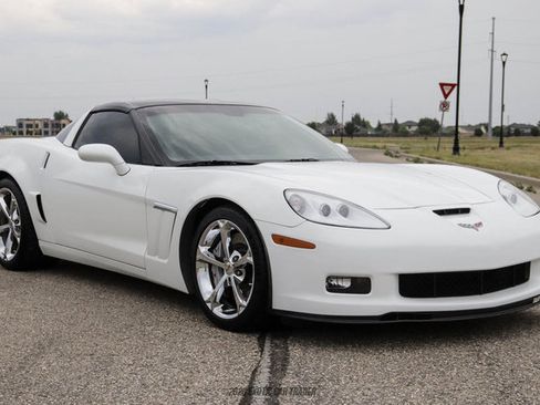 Used 2011 Chevrolet Corvette Grand Sport w/ Preferred Equipment Group RWD image 20
