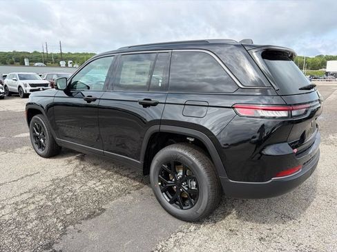 New 2026 Jeep Grand Cherokee Altitude AWD/4WD image 5