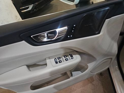 Certified 2023 Volvo XC60 B5 Ultimate AWD/4WD image 19