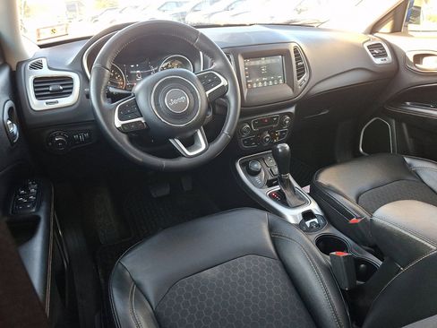 Used 2019 Jeep Compass Latitude w/ Cold Weather Group image 21