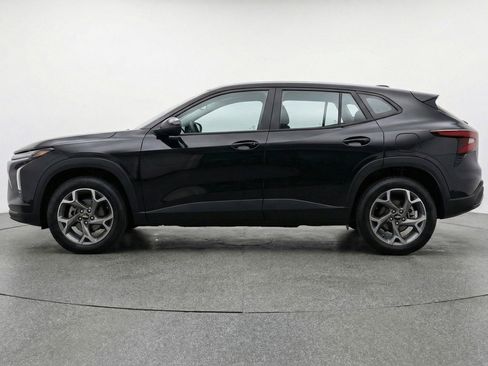 Used 2025 Chevrolet Trax LT image 5