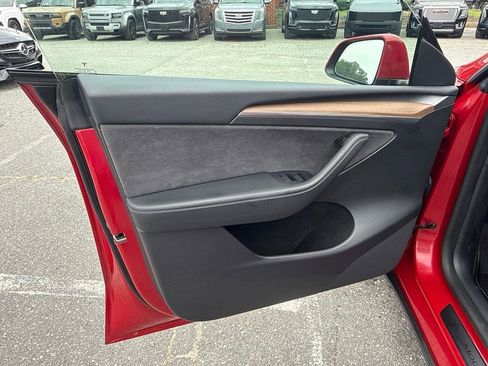 Used 2022 Tesla Model Y Performance AWD/4WD image 28