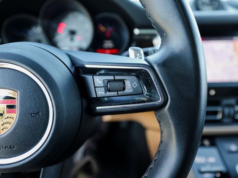 Certified 2022 Porsche Macan S image 16