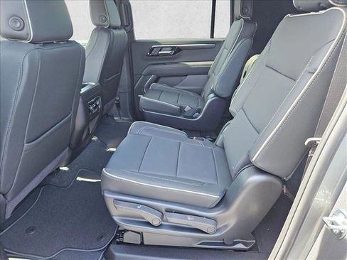 New 2026 Chevrolet Suburban Premier image 12