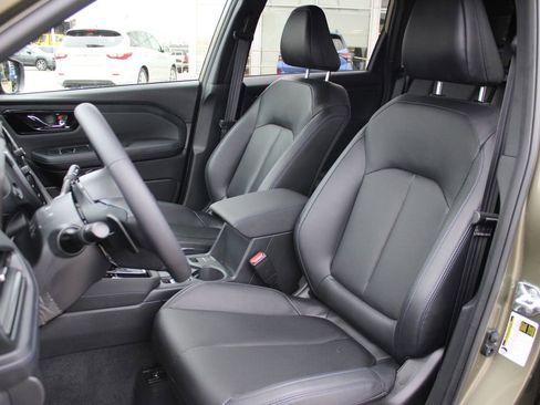 Used 2025 Subaru Forester Limited AWD/4WD image 10