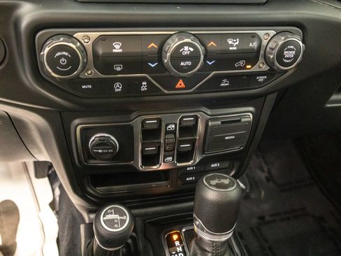 Used 2021 Jeep Wrangler Unlimited Sport AWD/4WD image 29