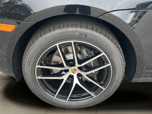 New 2026 Porsche Macan AWD/4WD image 14