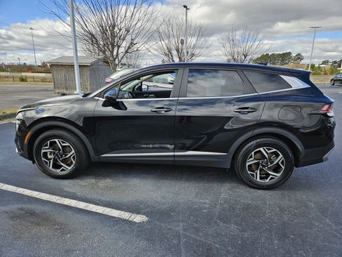 Used 2024 Kia Sportage LX image 4