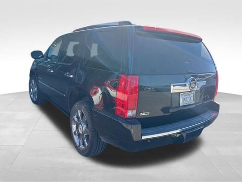 Used 2011 Cadillac Escalade Premium AWD/4WD image 9
