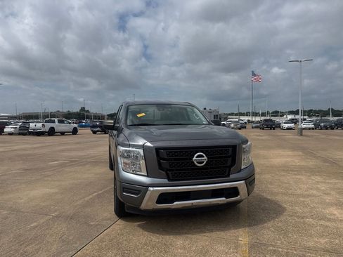Certified 2022 Nissan Titan SV RWD image 4