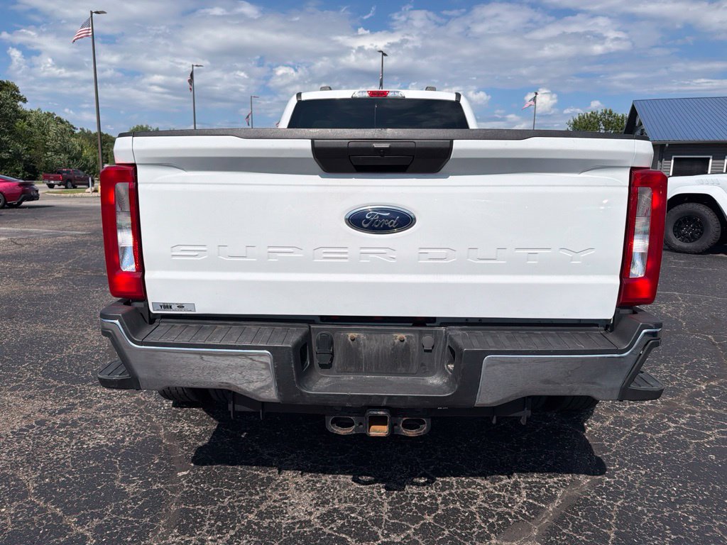 Used 2024 Ford F350 XLT AWD/4WD image 5