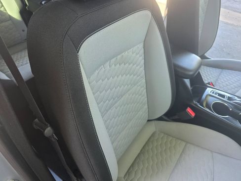 Used 2020 Chevrolet Equinox LS FWD image 22