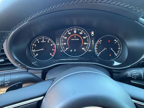New 2026 MAZDA MAZDA3 Hatchback w/Premium Plus Pkg image 24