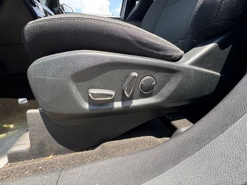 Used 2018 Ford Explorer XLT FWD image 7