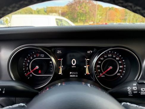 Used 2021 Jeep Wrangler Unlimited Rubicon w/ Cold Weather Group image 16