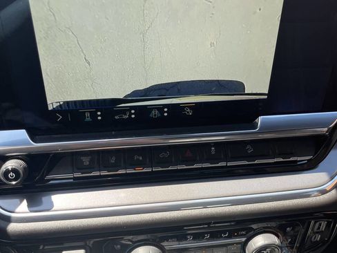 Used 2024 Chevrolet Silverado 2500 High Country w/ High Country Premium Package image 29