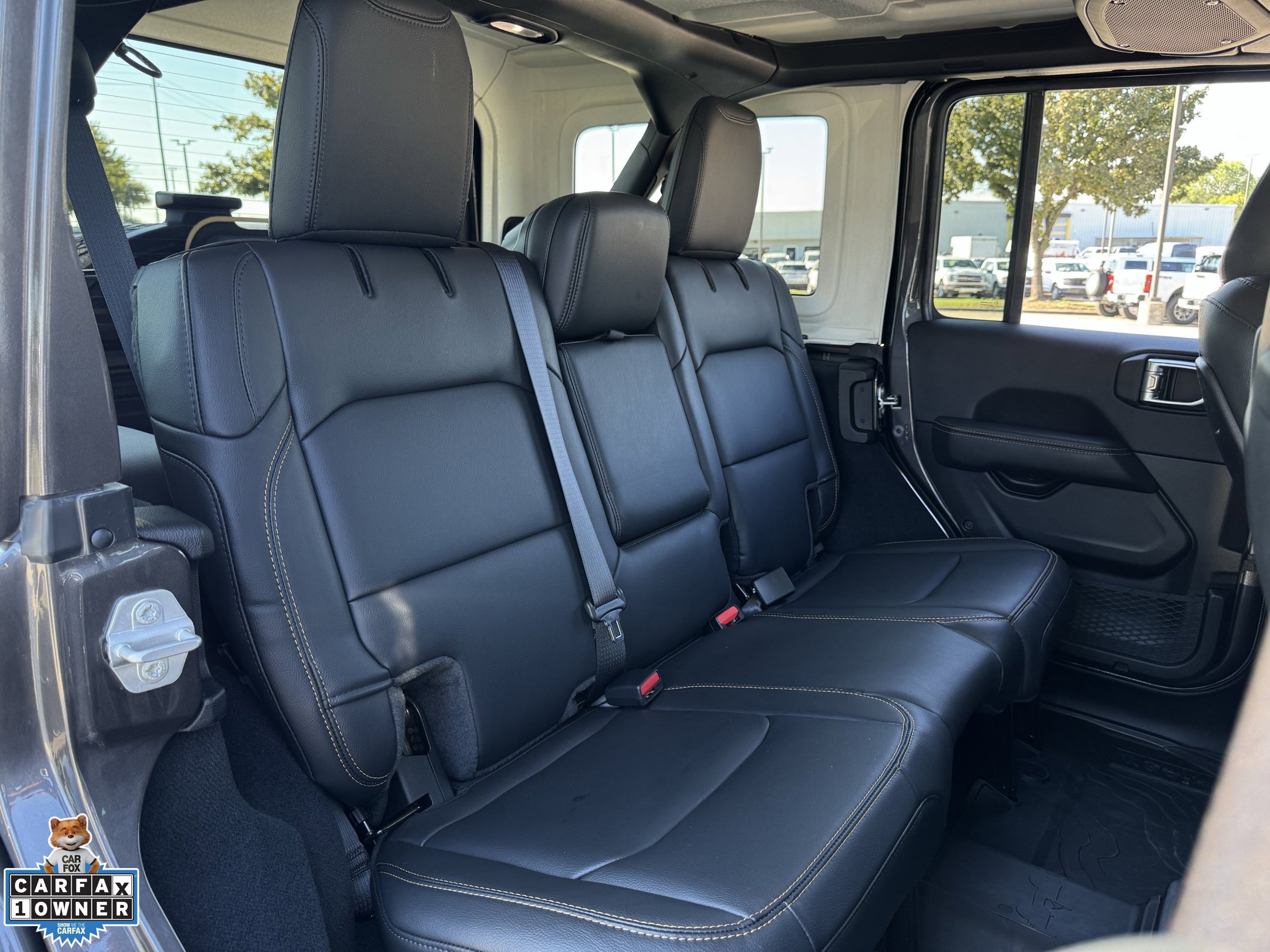 Used 2026 Jeep Wrangler Unlimited Sahara AWD/4WD image 30