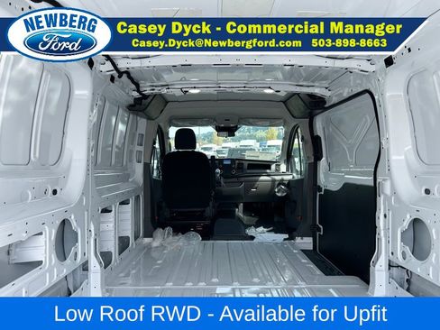 Used 2024 Ford Transit 250 Low Roof RWD image 9