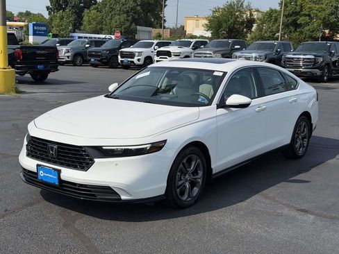 Certified 2025 Honda Accord EX-L image 4