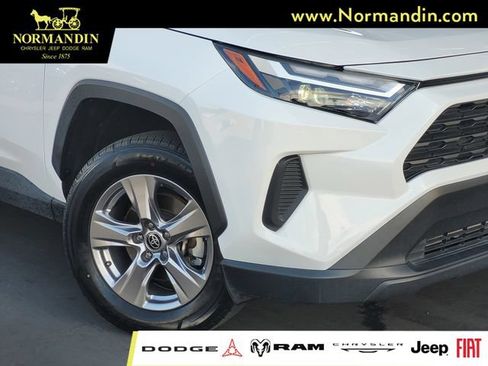 Used 2025 Toyota RAV4 XLE FWD image 5