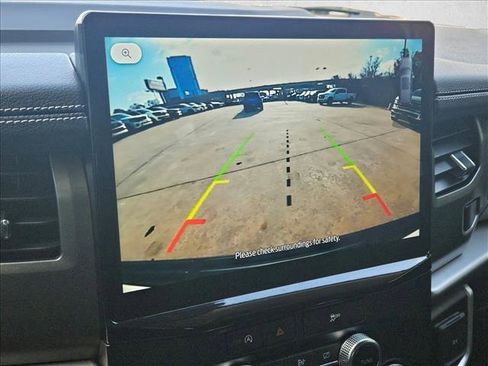 Used 2024 Ford Expedition XLT image 14