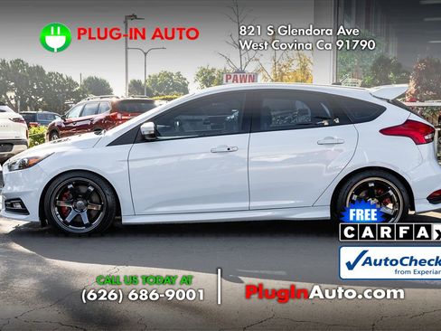 Used 2018 Ford Focus ST w/ Equipment Group 402A image 5