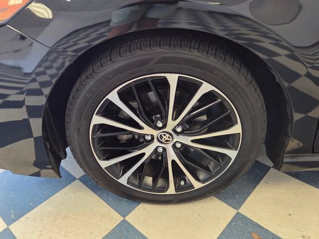 Used 2020 Toyota Camry SE FWD image 11