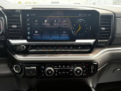 Used 2025 Chevrolet Silverado 1500 LTZ AWD/4WD image 17