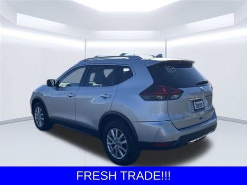 Used 2019 Nissan Rogue SV AWD/4WD image 3