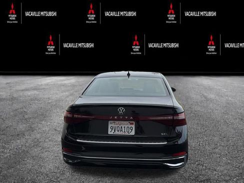 Used 2025 Volkswagen Jetta SEL FWD image 4